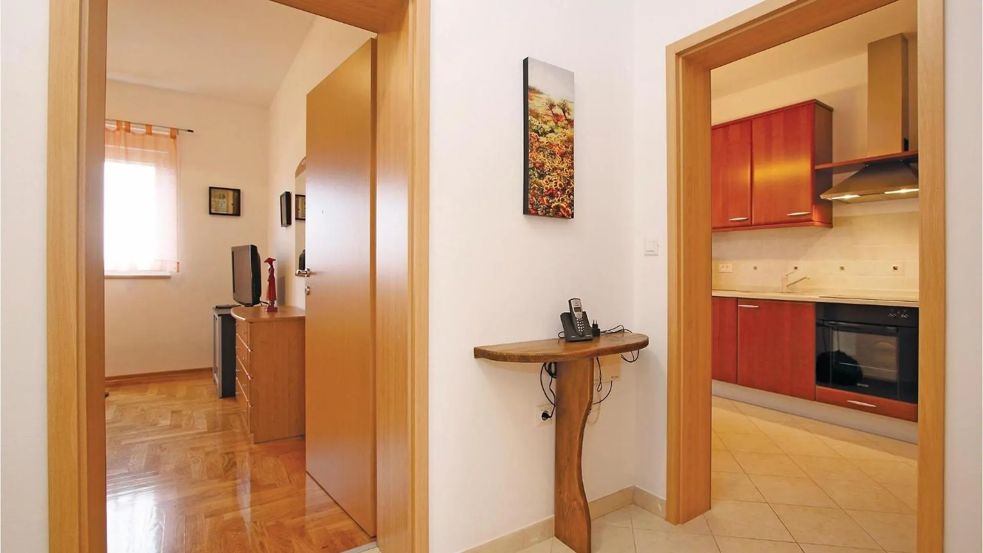 5 Bedroom Stunning Home In Liznjan Holiday home