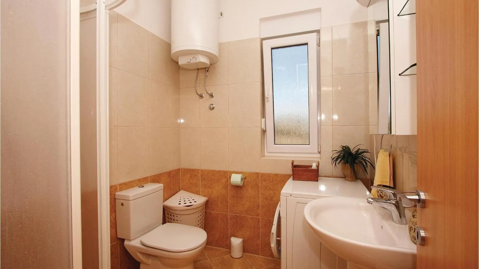 5 Bedroom Stunning Home In Liznjan Croatia