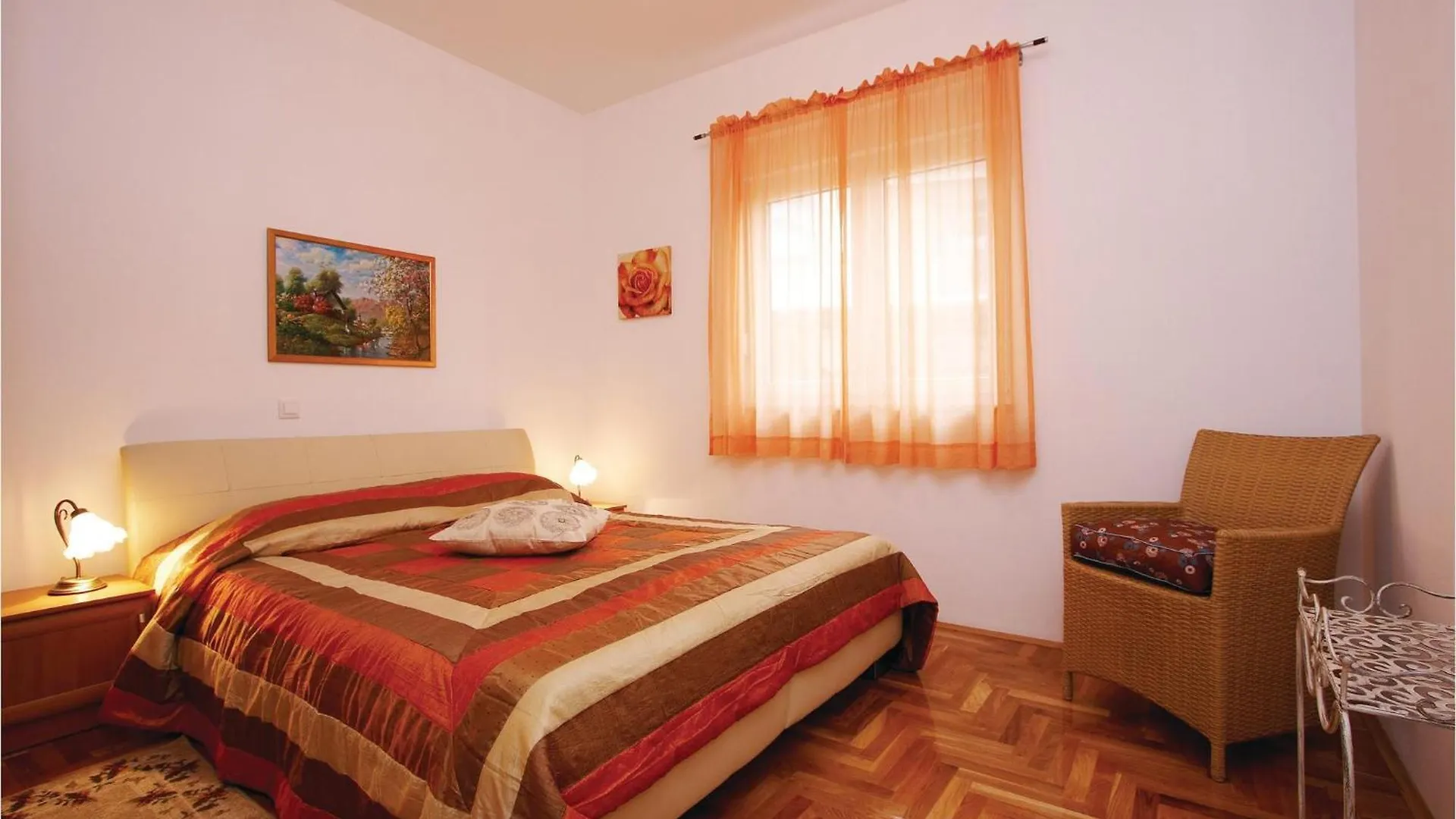 Holiday home 5 Bedroom Stunning Home In Liznjan