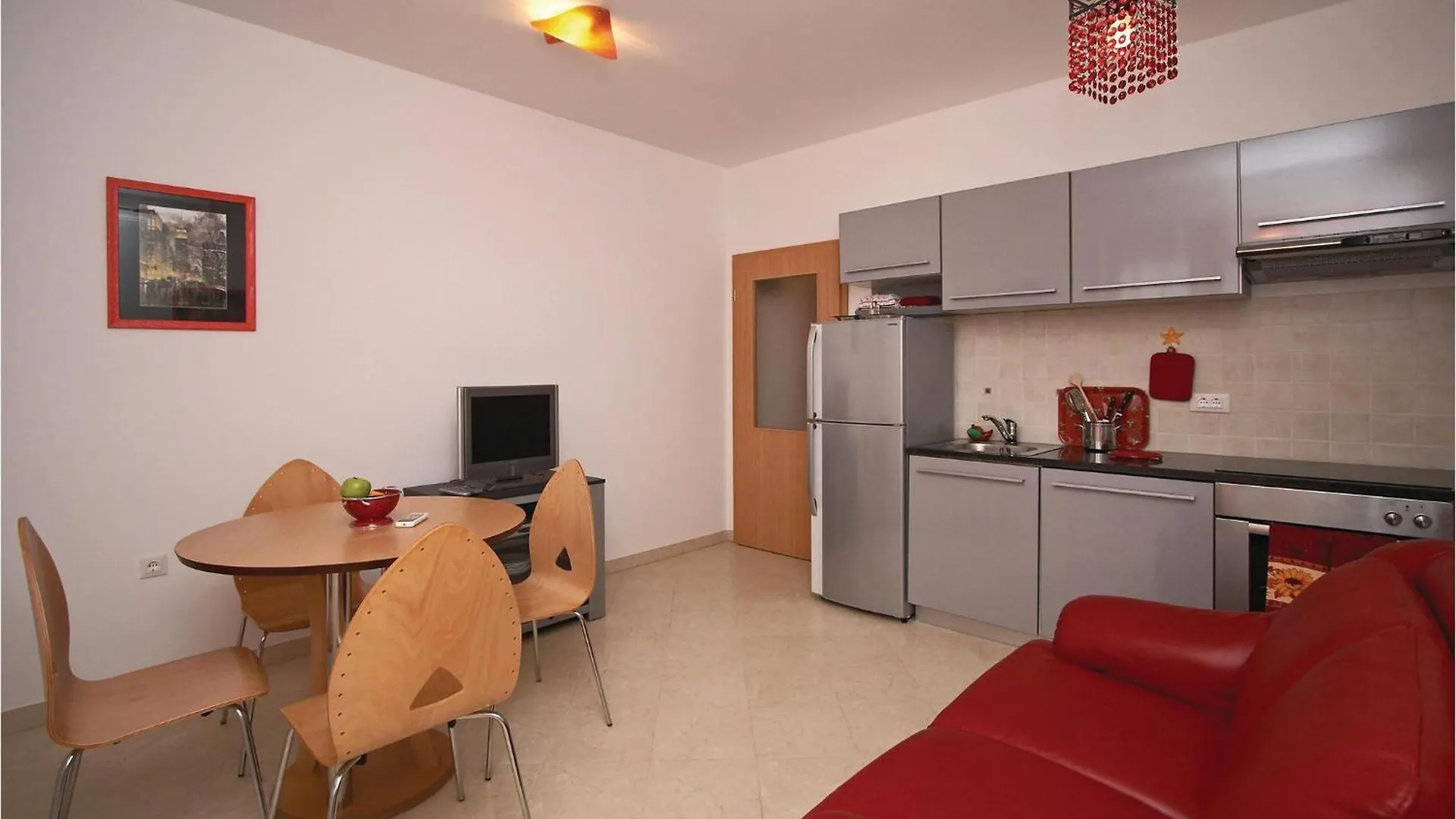 5 Bedroom Stunning Home In Liznjan Holiday home