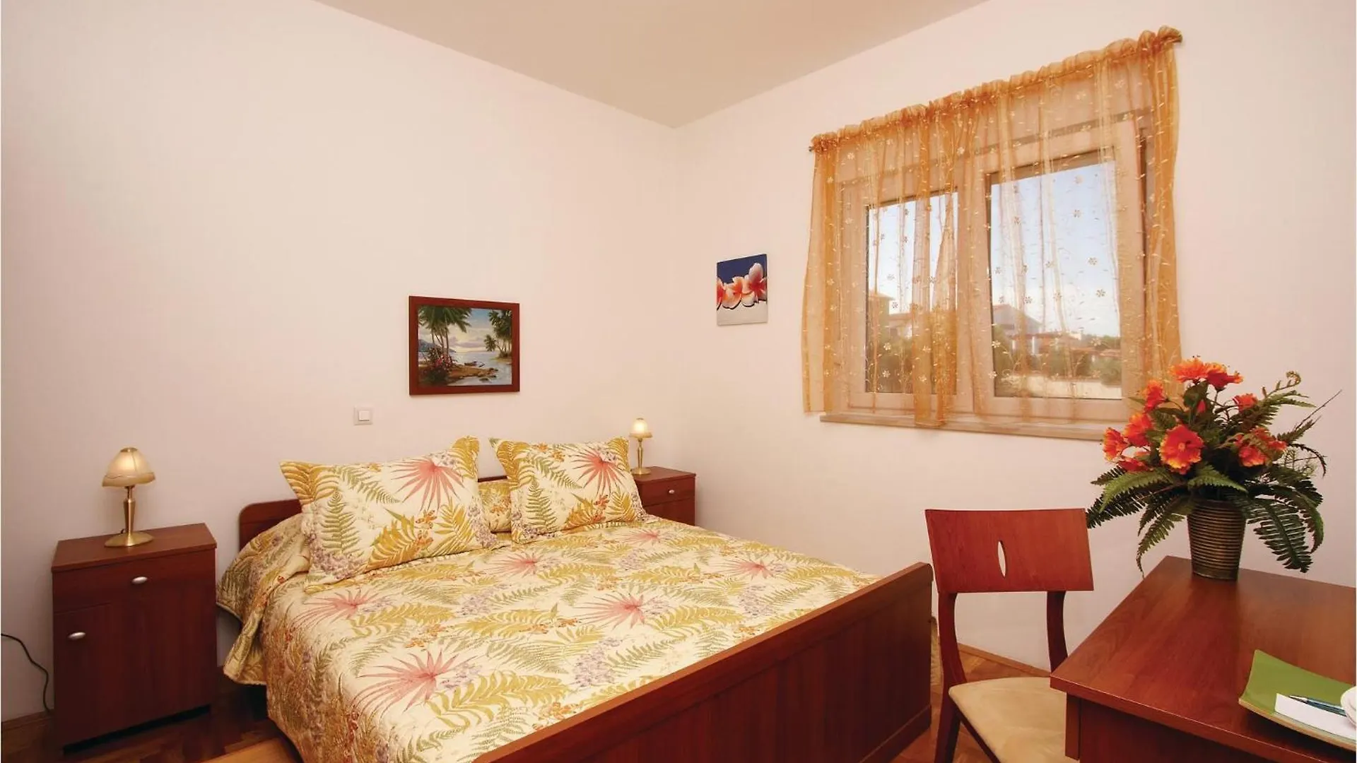 5 Bedroom Stunning Home In Liznjan Croatia