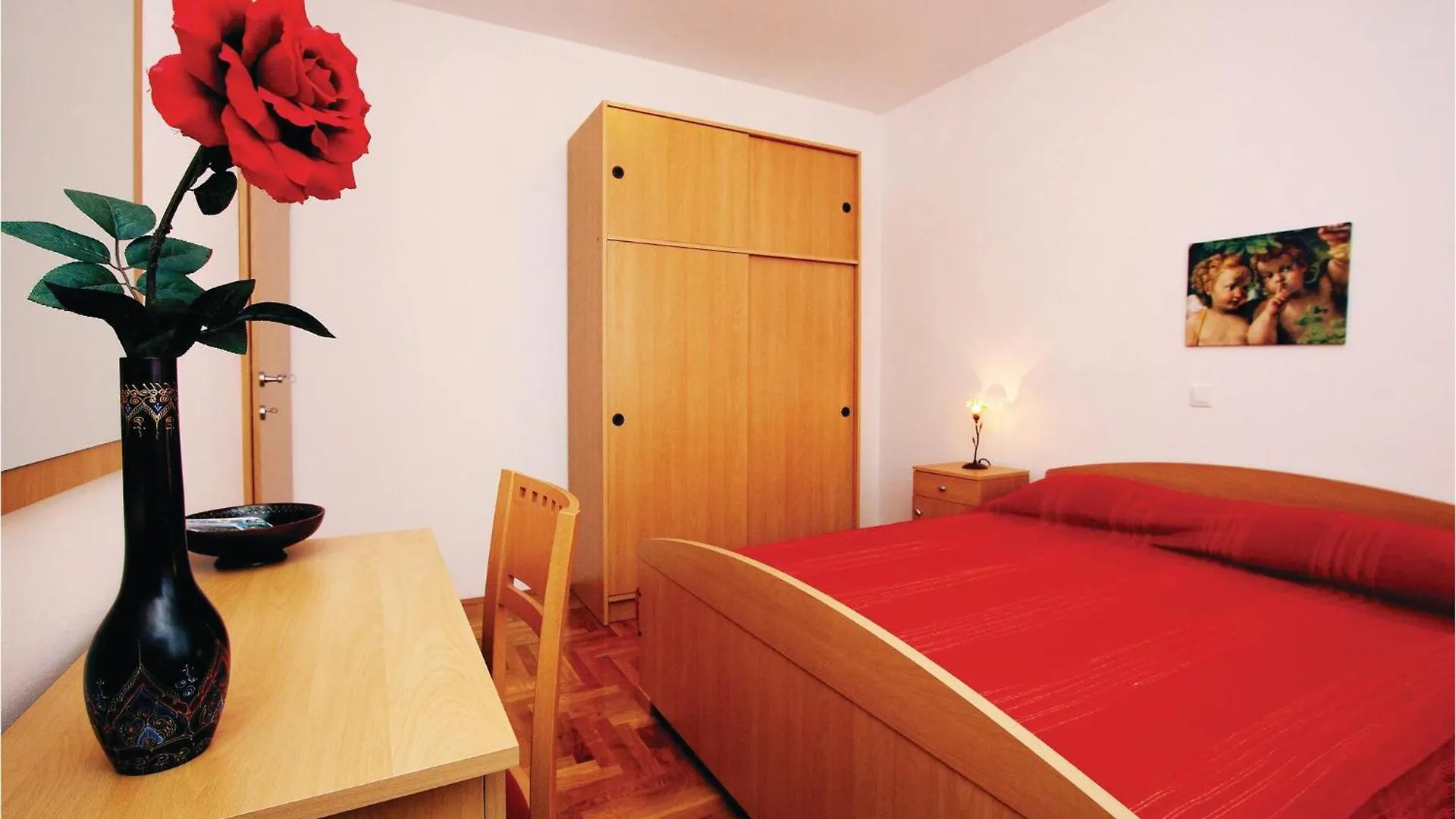 5 Bedroom Stunning Home In Liznjan 0*,