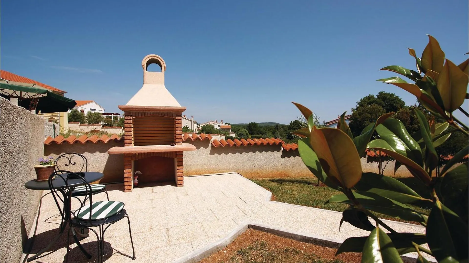 5 Bedroom Stunning Home In Liznjan