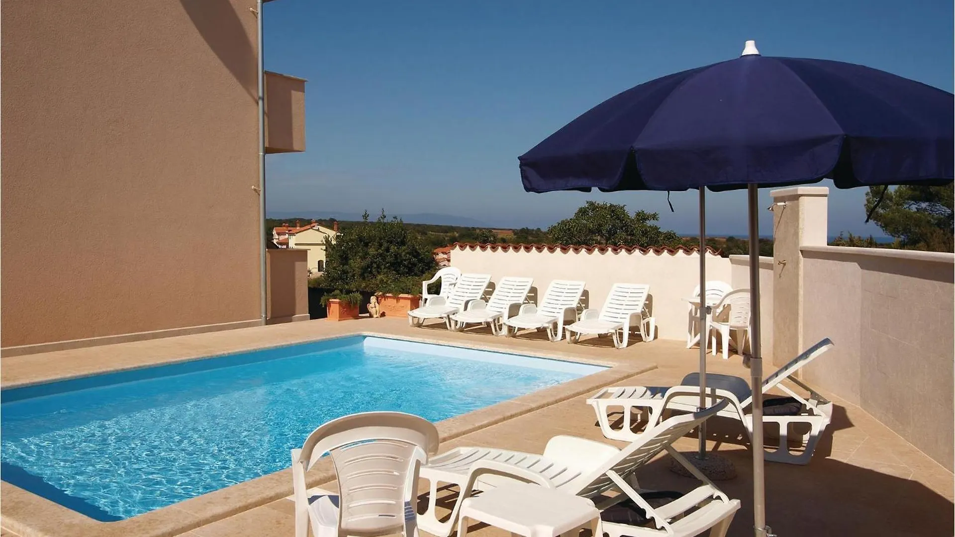 Holiday home 5 Bedroom Stunning Home In Liznjan