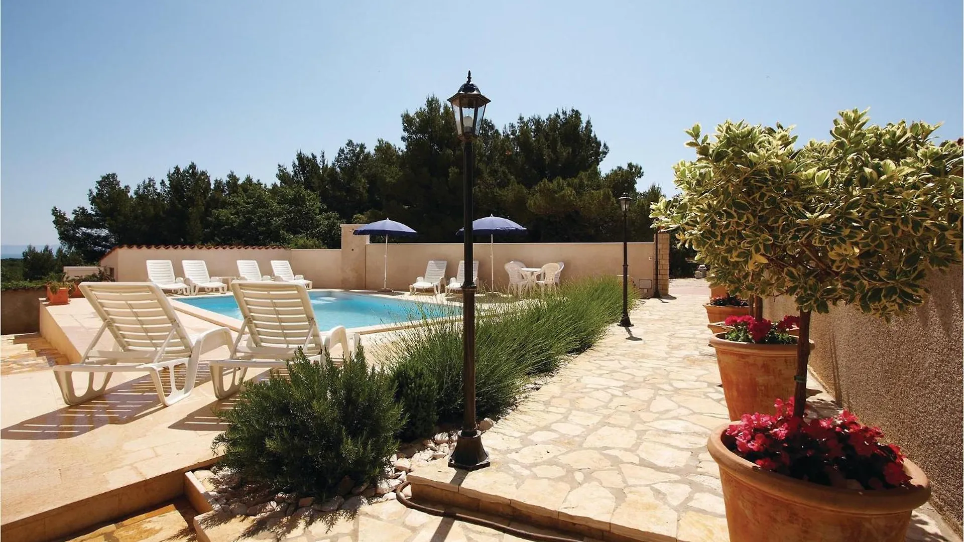 5 Bedroom Stunning Home In Liznjan Croatia